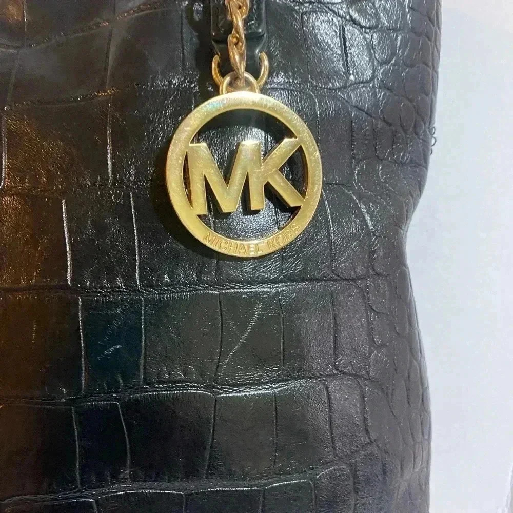 Michael kors black embossed leather shoulder handbag - Picture 6 of 12